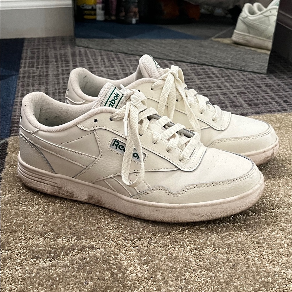 Vintage style Reebok Cream Casual Sneakers